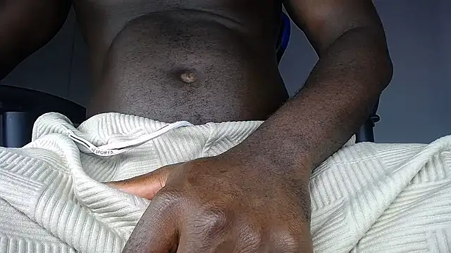 Snapshot of MAXJONES_2 chatting on February 13, 2026, 6:41 pm MAXJONES 2 online show from February 13, 2026, 6:41 pm