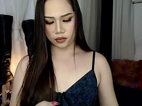 elise bloom69 online show from October 31, 2025, 5:42 pm