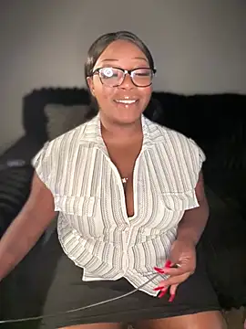 Snapshot of NikkiNoelanii chatting on May 19, 2026, 1:18 pm NikkiNoelanii online show from May 19, 2026, 1:18 pm