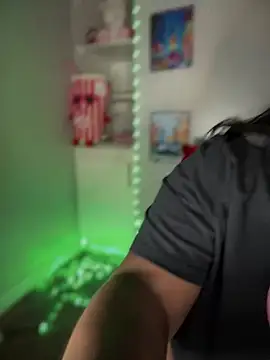 Snapshot of NikkiNoelanii chatting on February 23, 2025, 4:17 am NikkiNoelanii online show from February 23, 2025, 4:17 am