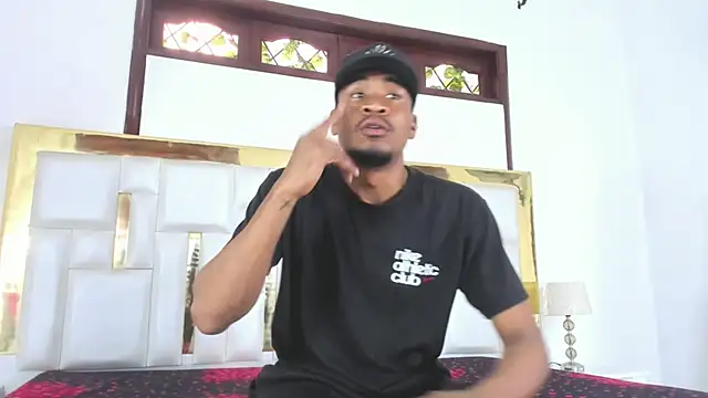 Snapshot of Kylieandjhonny chatting on February 4, 2025, 6:17 pm Kylieandjhonny online show from February 4, 2025, 6:17 pm