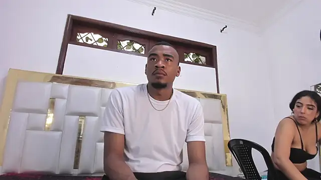 Snapshot of Kylieandjhonny chatting on January 25, 2025, 6:24 pm Kylieandjhonny online show from January 25, 2025, 6:24 pm