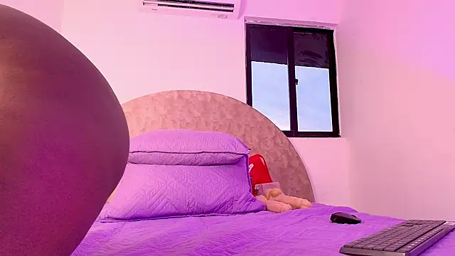  ebony-queen  online show from November 11, 2025, 12:00 pm