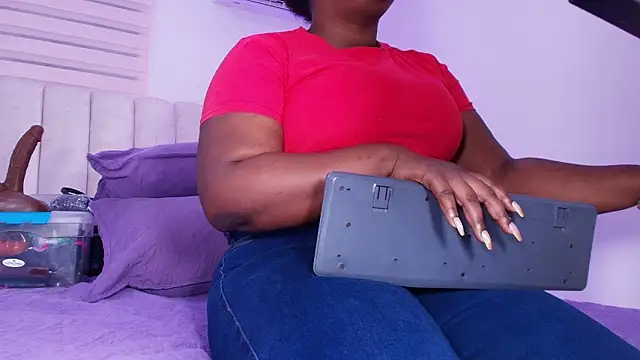  ebony-queen  online show from March 3, 2026, 3:02 am