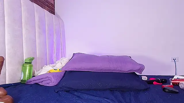Snapshot of _ebony-queen_ chatting on July 2, 2026, 3:23 am ebony-queen online show from July 2, 2026, 3:23 am