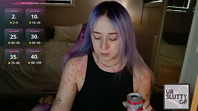 ursluttygf online show from May 3, 2026, 4:21 pm