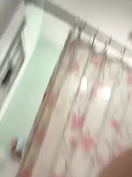 Snapshot of ursluttygf chatting on December 29, 2024, 5:12 pm ursluttygf online show from December 29, 2024, 5:12 pm