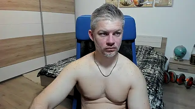 Snapshot of RobbyShawz chatting on May 8, 2026, 4:27 am RobbyShawz online show from May 8, 2026, 4:27 am