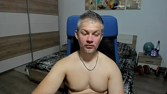 Snapshot of RobbyShawz chatting on June 23, 2026, 4:10 am RobbyShawz online show from June 23, 2026, 4:10 am