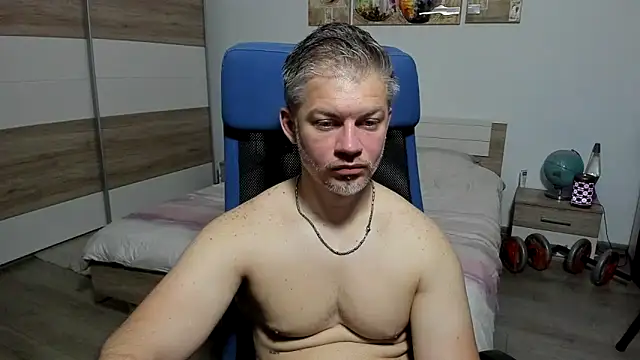 Snapshot of RobbyShawz chatting on June 2, 2026, 4:45 am RobbyShawz online show from June 2, 2026, 4:45 am
