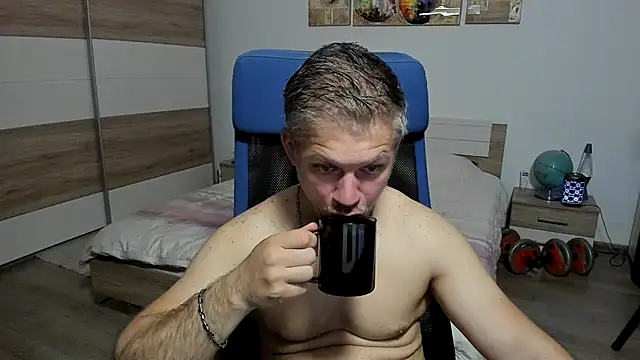 Snapshot of RobbyShawz chatting on June 5, 2026, 3:55 am RobbyShawz online show from June 5, 2026, 3:55 am