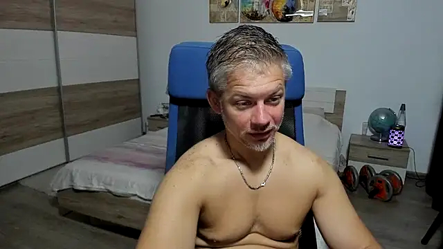 Snapshot of RobbyShawz chatting on July 23, 2026, 4:10 am RobbyShawz online show from July 23, 2026, 4:10 am