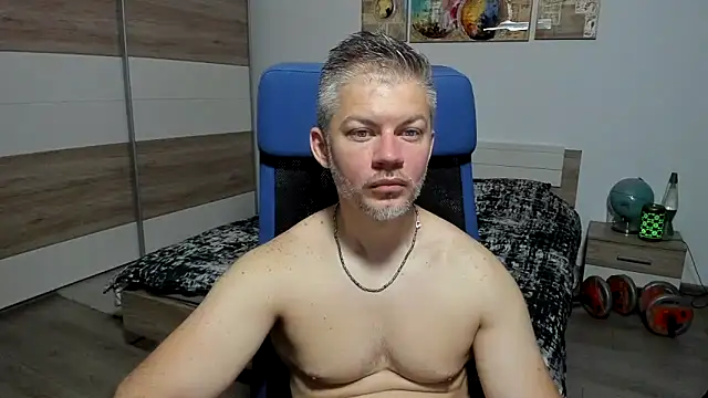 Snapshot of RobbyShawz chatting on June 22, 2026, 4:53 am RobbyShawz online show from June 22, 2026, 4:53 am