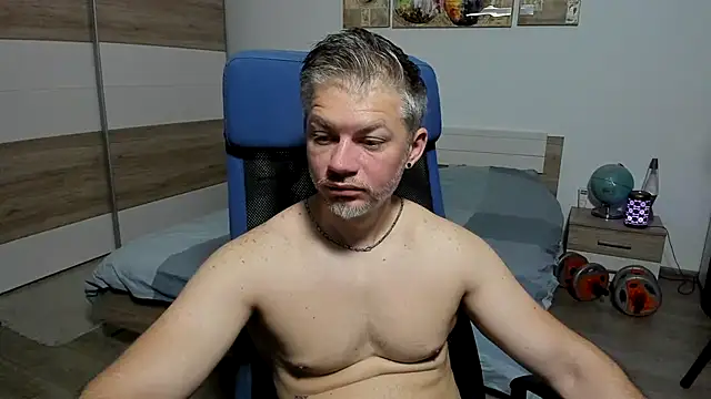 Snapshot of RobbyShawz chatting on June 7, 2026, 5:12 am RobbyShawz online show from June 7, 2026, 5:12 am