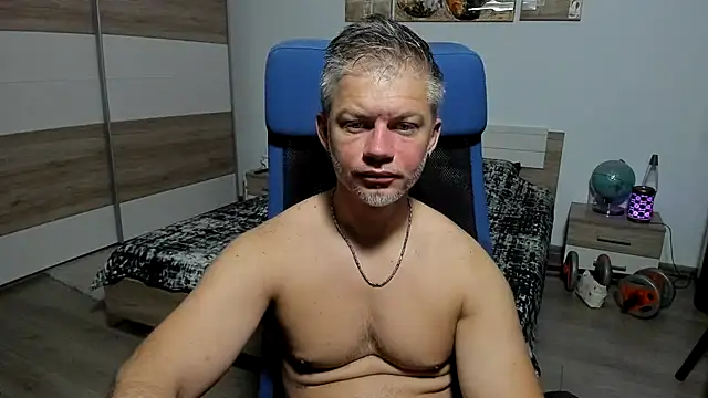 Snapshot of RobbyShawz chatting on July 9, 2026, 4:13 am RobbyShawz online show from July 9, 2026, 4:13 am