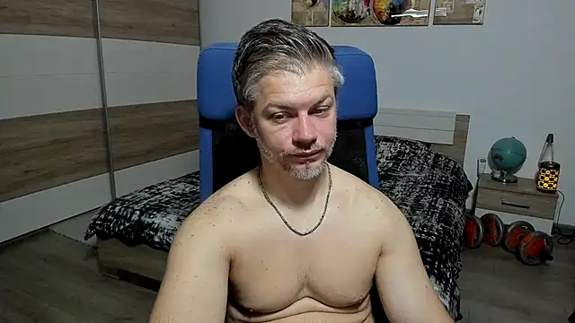 RobbyShawz online show from May 3, 2026, 4:28 am