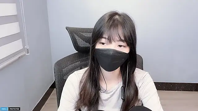 Snapshot of Ayase_momo chatting on December 8, 2024, 9:30 pm Ayase momo online show from December 8, 2024, 9:30 pm
