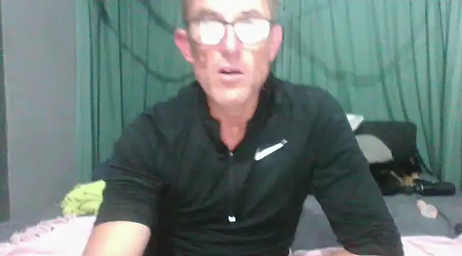 Snapshot of xykenrah@xh chatting on March 15, 2025, 4:32 pm xykenrahxh online show from March 15, 2025, 4:32 pm