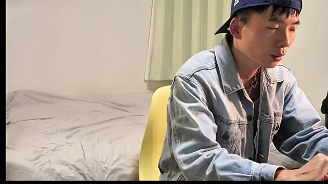 asiahot liam online show from November 23, 2025, 8:02 am