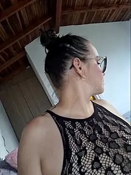 MariaPau 83 online show from June 5, 2026, 6:02 pm