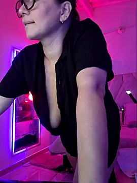 MariaPau 83 online show from April 21, 2026, 7:53 pm