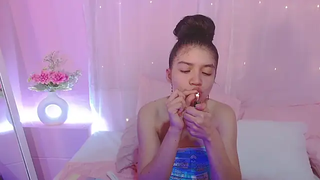 Snapshot of Sweetcristin chatting on May 22, 2026, 1:36 am Sweetcristin online show from May 22, 2026, 1:36 am