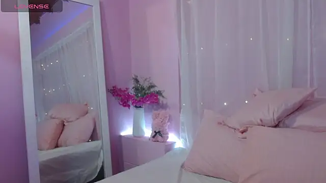 Snapshot of Sweetcristin chatting on July 13, 2026, 1:27 am Sweetcristin online show from July 13, 2026, 1:27 am