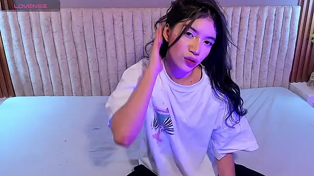 Snapshot of Sweetcristin chatting on April 28, 2026, 1:04 am Sweetcristin online show from April 28, 2026, 1:04 am