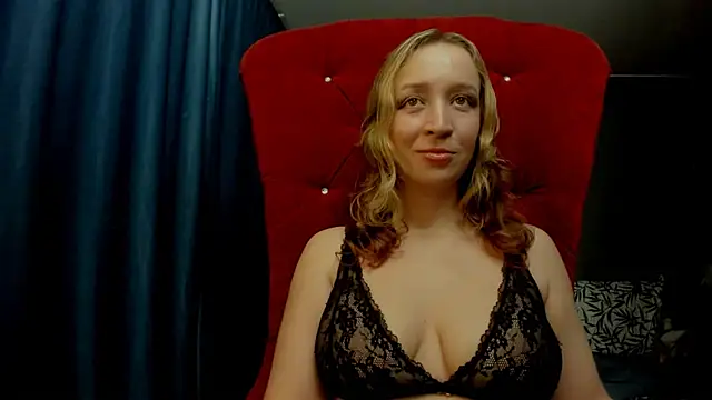 Snapshot of Eva_Rikchter chatting on October 14, 2025, 9:04 pm Eva Rikchter online show from October 14, 2025, 9:04 pm