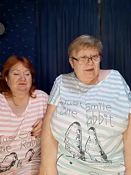 Snapshot of Lena_Gaby chatting on November 20, 2025, 8:20 pm Lena Gaby online show from November 20, 2025, 8:20 pm