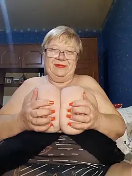 Snapshot of Lena_Gaby chatting on October 13, 2025, 4:47 am Lena Gaby online show from October 13, 2025, 4:47 am