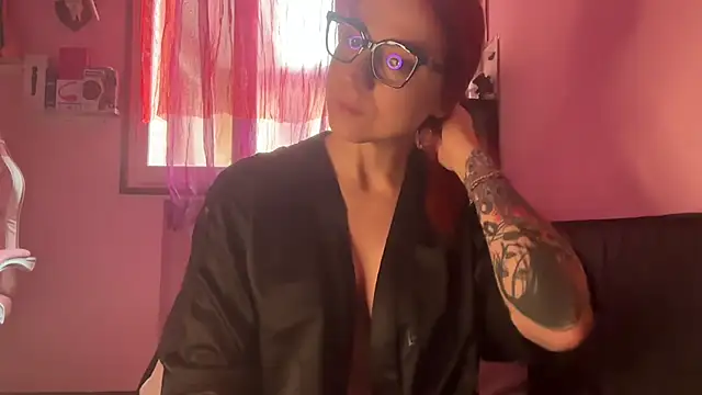 Nikky Divine online show from March 6, 2026, 8:53 am