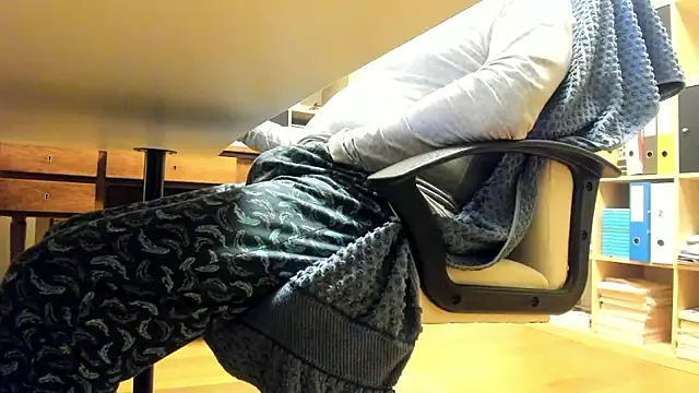 leccaleccafiga online show from November 14, 2025, 10:24 pm