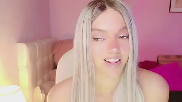 Snapshot of EvaEvangeline chatting on November 24, 2025, 6:35 am EvaEvangeline online show from November 24, 2025, 6:35 am