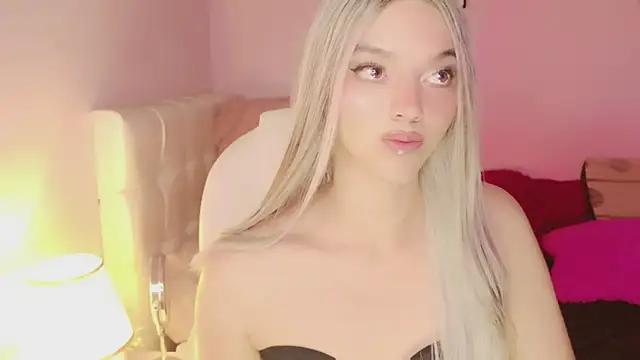 Snapshot of EvaEvangeline chatting on November 17, 2025, 11:03 am EvaEvangeline online show from November 17, 2025, 11:03 am