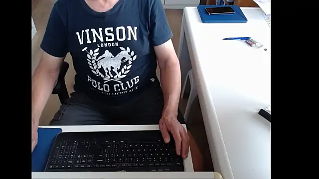 Snapshot of dutchpornking chatting on July 17, 2026, 6:21 am dutchpornking online show from July 17, 2026, 6:21 am