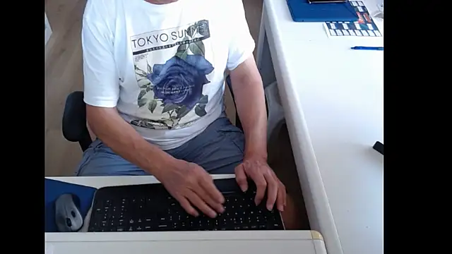Snapshot of dutchpornking chatting on July 9, 2026, 6:03 am dutchpornking online show from July 9, 2026, 6:03 am