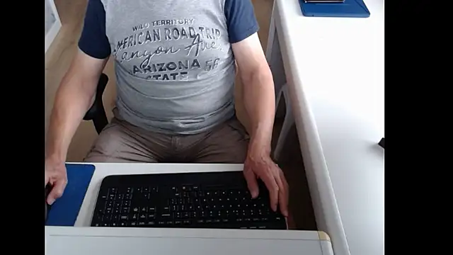 Snapshot of dutchpornking chatting on July 26, 2026, 6:42 am dutchpornking online show from July 26, 2026, 6:42 am