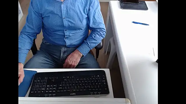 Snapshot of dutchpornking chatting on October 9, 2025, 7:42 am dutchpornking online show from October 9, 2025, 7:42 am