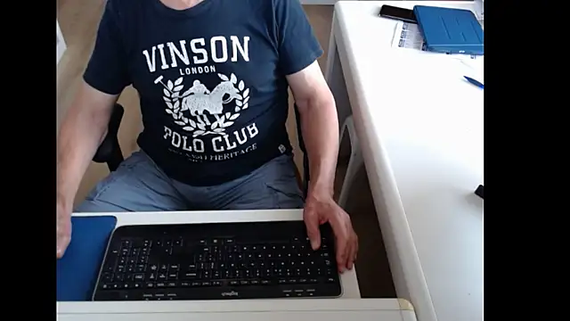 Snapshot of dutchpornking chatting on June 19, 2026, 6:30 am dutchpornking online show from June 19, 2026, 6:30 am