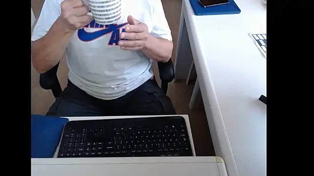 Snapshot of dutchpornking chatting on July 3, 2026, 6:20 am dutchpornking online show from July 3, 2026, 6:20 am