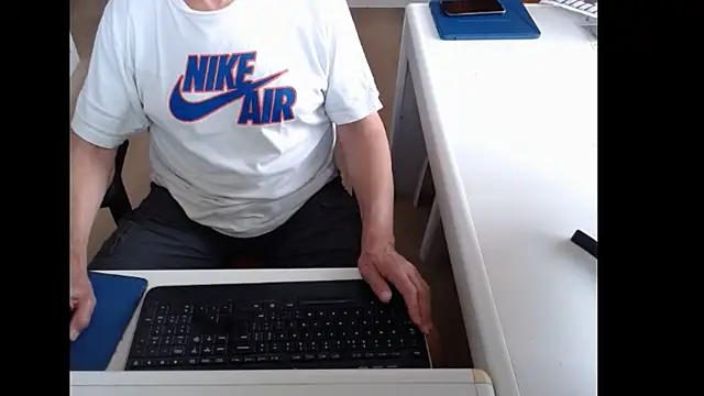 Snapshot of dutchpornking chatting on July 5, 2026, 6:20 am dutchpornking online show from July 5, 2026, 6:20 am