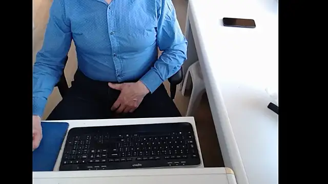 dutchpornking online show from April 29, 2026, 6:17 am