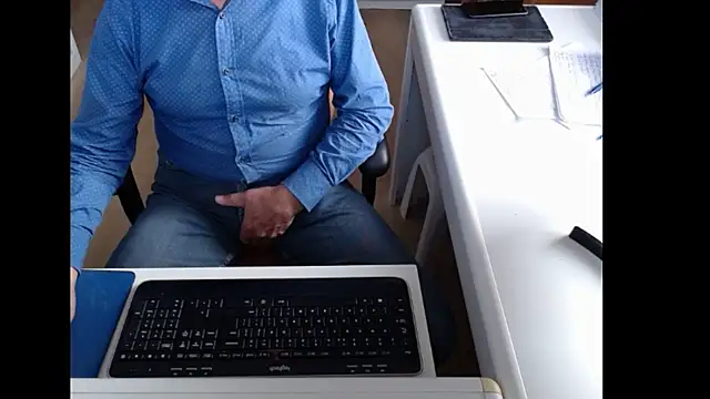 Snapshot of dutchpornking chatting on November 3, 2025, 9:57 am dutchpornking online show from November 3, 2025, 9:57 am