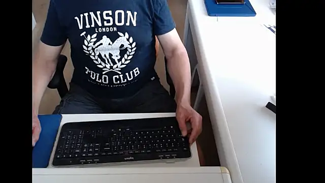 Snapshot of dutchpornking chatting on June 28, 2026, 6:41 am dutchpornking online show from June 28, 2026, 6:41 am