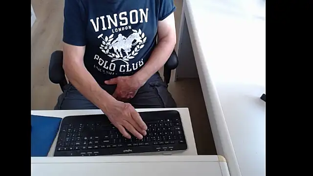 Snapshot of dutchpornking chatting on July 15, 2026, 7:04 am dutchpornking online show from July 15, 2026, 7:04 am