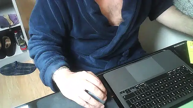 Snapshot of DUDURA@xh chatting on February 26, 2026, 8:03 am DUDURAxh online show from February 26, 2026, 8:03 am