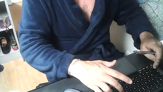 Snapshot of DUDURA@xh chatting on November 19, 2025, 8:03 am DUDURAxh online show from November 19, 2025, 8:03 am