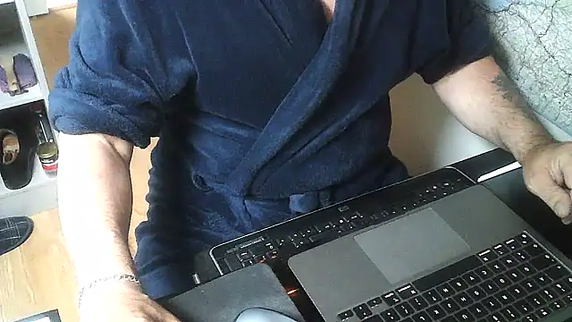 Snapshot of DUDURA@xh chatting on November 4, 2025, 7:45 am DUDURAxh online show from November 4, 2025, 7:45 am