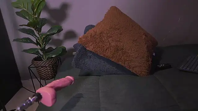 HannahEvanss online show from November 29, 2025, 7:36 pm